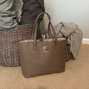 Michael Kors shoulder / tote bag
